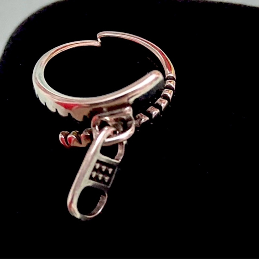 Adjustable Silver Zipper Ring